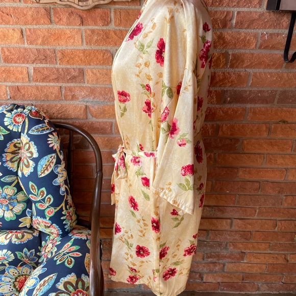 Alexandria Nicole • Medium • Floral • Gold/Red • Satin • Robe - Picture 6 of 15